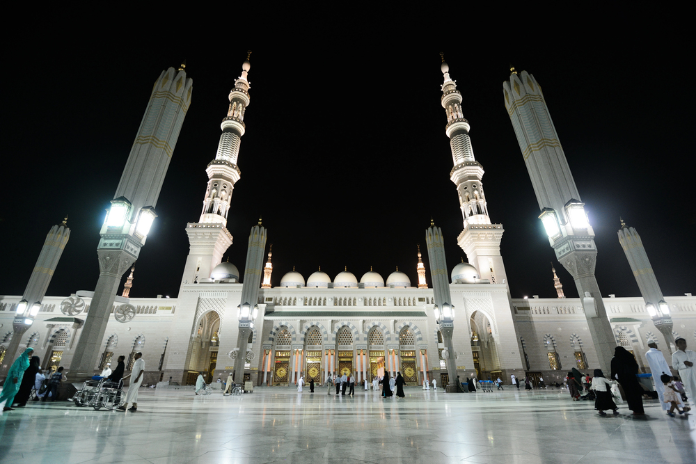 The photo shows the Prophet's Mosque in Mecca